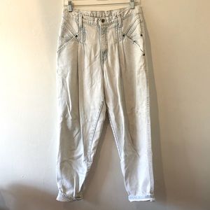 Vintage acid-wash jeans 🔥